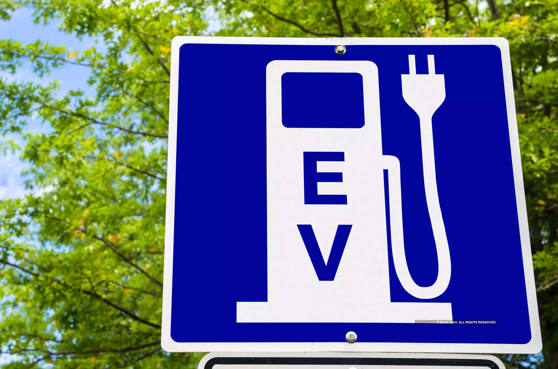 You are currently viewing EVs will be cheaper to produce than gas-powered vehicles by 2027, Gartner says, ET Auto