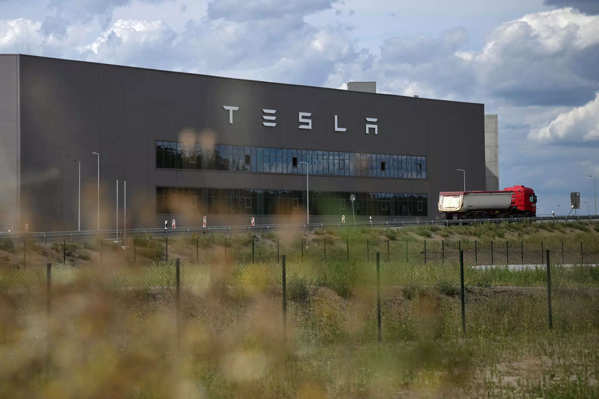 You are currently viewing German federal prosecutors to probe Tesla plant sabotage, ET Auto