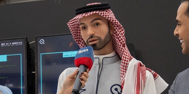 You are currently viewing Saudi ‘Male Humanoid’ Robot Inappropriately Touches Female Reporter: Video
