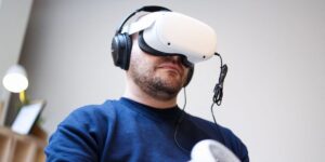 Read more about the article Meta VR Headsets Can Trap Users in Fake Environment: Study