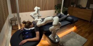 Read more about the article I Tried the AI Robot Massage Coming to Equinox
