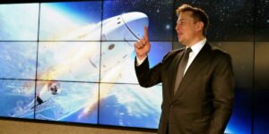 Read more about the article SpaceX to Build Spy Satellites for US Intelligence, Report Says