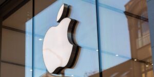 Read more about the article Apple Hit With iPhone Antitrust Lawsuit by US Justice Department