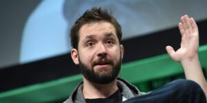 Read more about the article Reddit’s Co-Founder and Investors Clash on Social Media on Big IPO Day