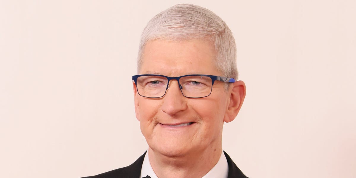 Read more about the article Tim Cook’s ‘Buy Your Mom an iPhone’ Remark Part of DOJ’s Apple Case