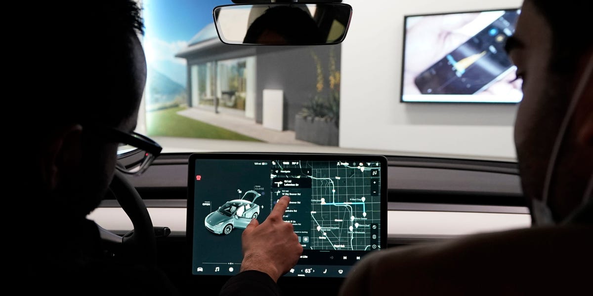 You are currently viewing The Reason Tesla May Be Giving Free Trials of Full Self-Driving Tech