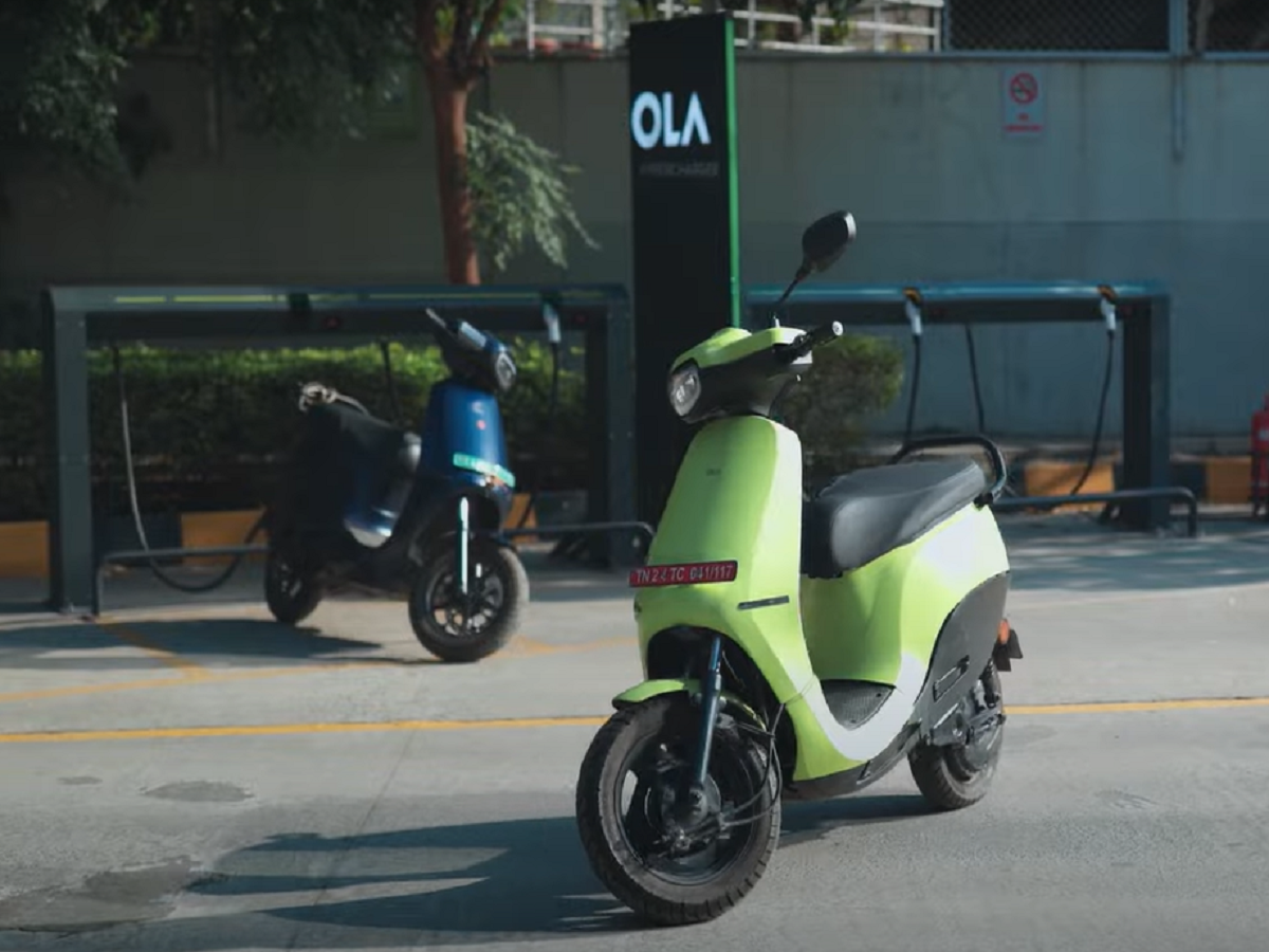 Read more about the article Bhavish Aggarwal teases Ola Solo, world’s first self-driven electric scooter, ET Auto