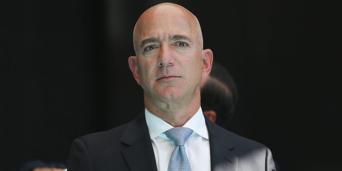 You are currently viewing Jeff Bezos Says Work and Life Are a Circle, Not a Balance