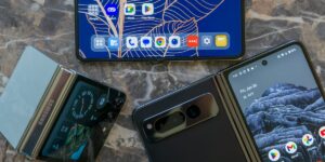 Read more about the article The Best Foldable Phones in 2024
