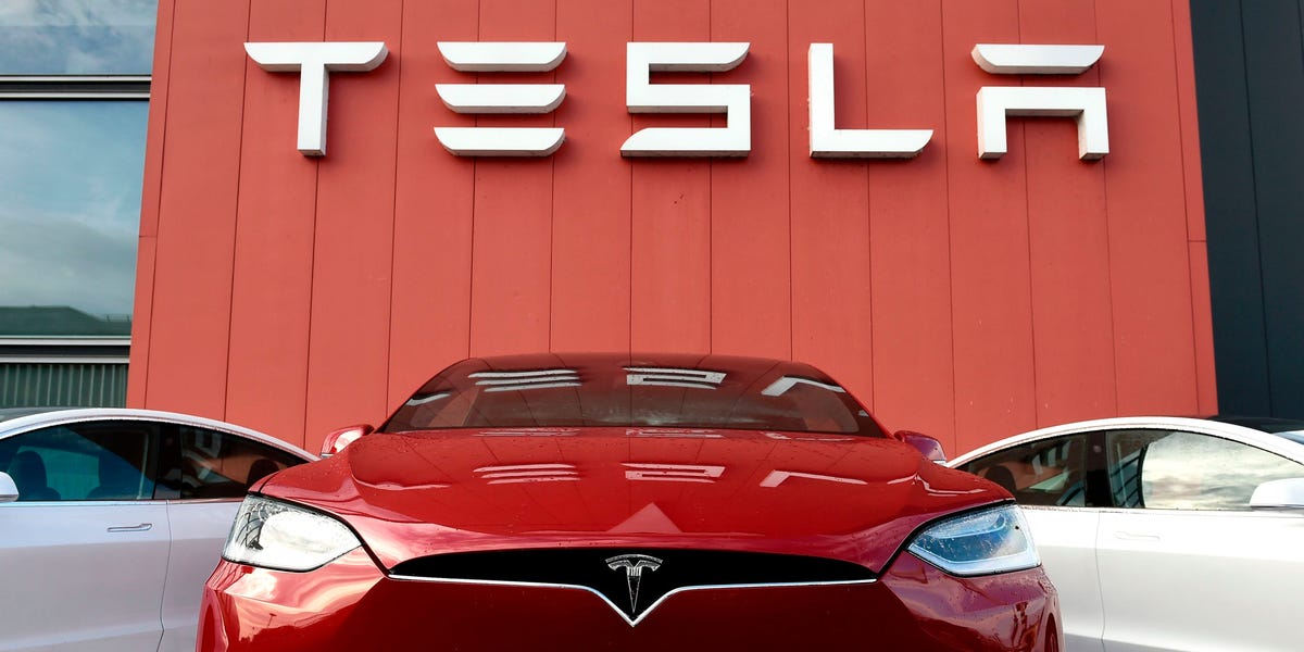 You are currently viewing Ex-Workers Say in New Lawsuit Tesla Didn’t Pay Overtime, Sick Leave