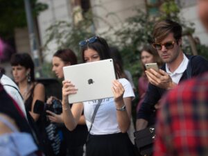 Read more about the article Apple’s Rumored OLED iPad to Be a First for Lineup