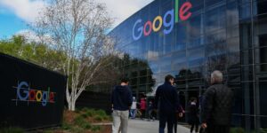 Read more about the article Google to Nix Thumbs-Down Reaction on Employee Forum After Gaza Spats
