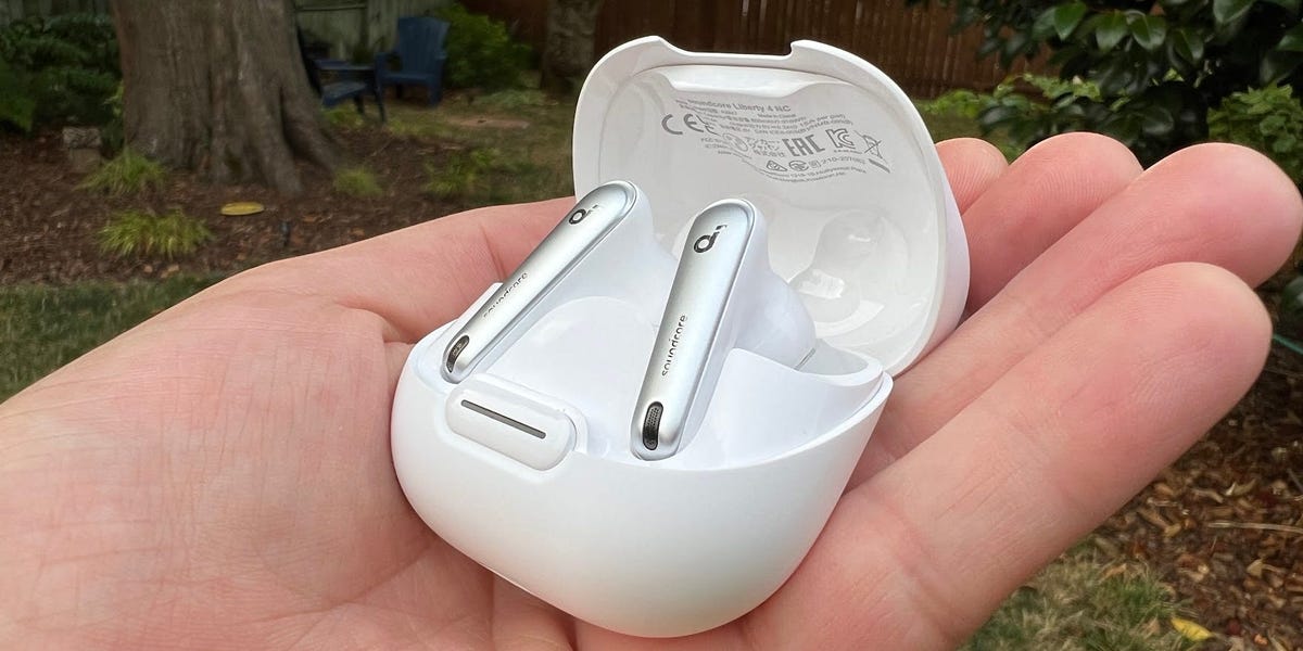 You are currently viewing The Best AirPods Alternatives of 2024