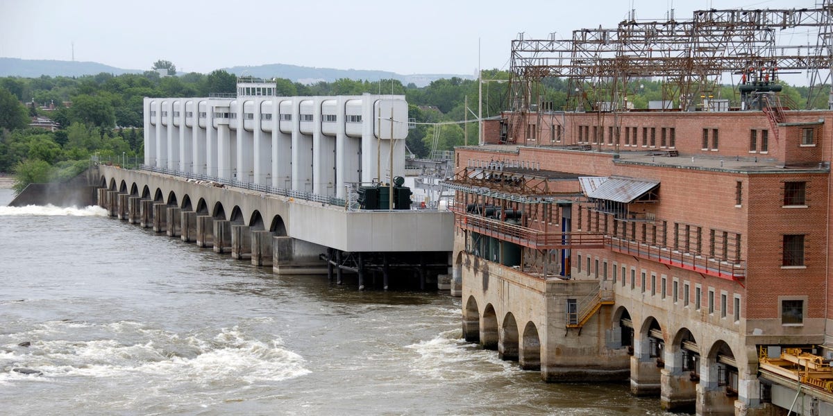 You are currently viewing CHPE Is a $6 Billion Transmission Line to Bring Hydropower to NYC