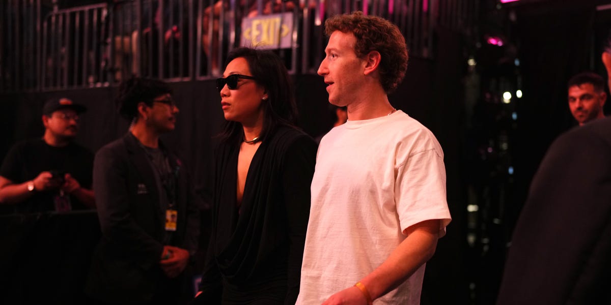 You are currently viewing Mark Zuckerberg and Priscilla Chan Are Trying Out Mob Chic Too