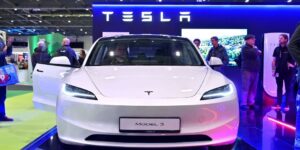 Read more about the article A Major Tesla Exec Has Left Elon Musk’s Automaker Amid Job Cuts