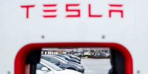 Read more about the article Tesla Worker Laid Off Weeks After Joining Says He Can’t Pay Rent