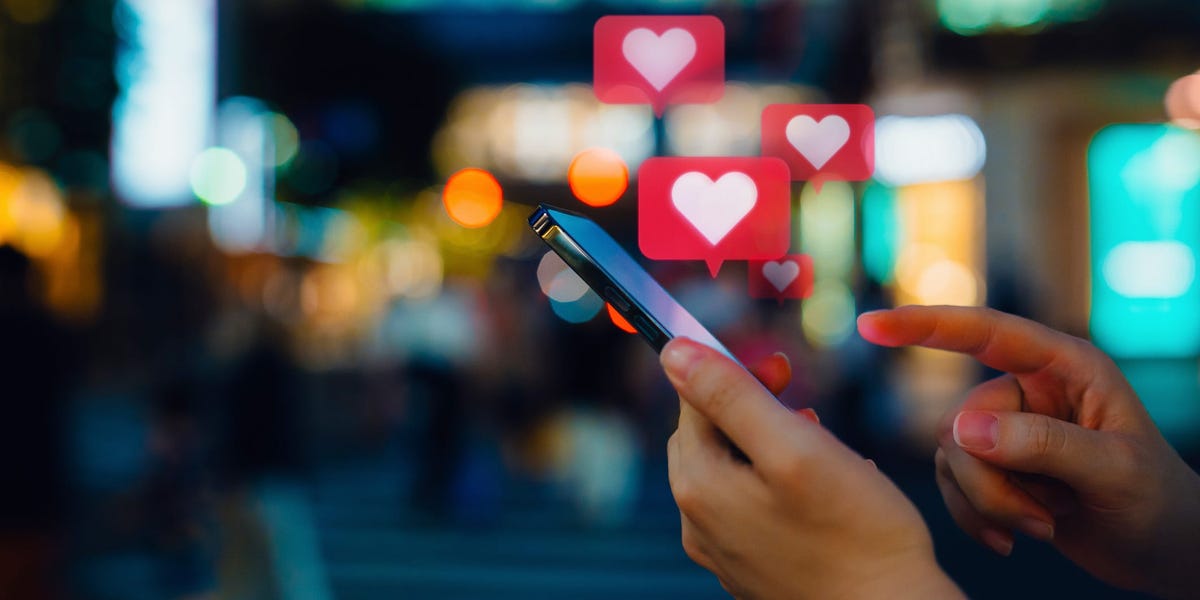 You are currently viewing Romance Scammers Are Now Using AI. Here’s How to Spot Them.