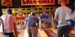 Read more about the article Dave & Buster’s Will Soon Let You ‘Bet’ Real Money on Skee-Ball