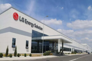 Read more about the article LG Energy Solution to supply batteries to Mercedes-Benz affiliate in North America, ET Auto