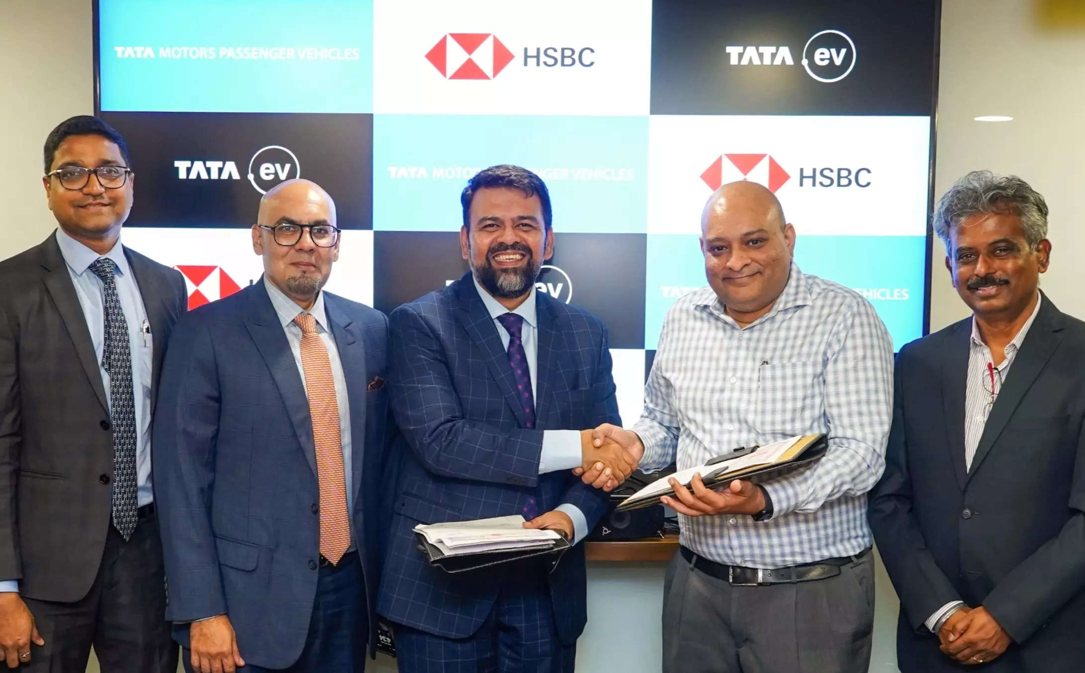 Read more about the article Tata Motors partners with HSBC India to enhance dealer financing for passenger and electric vehicles, ET Auto